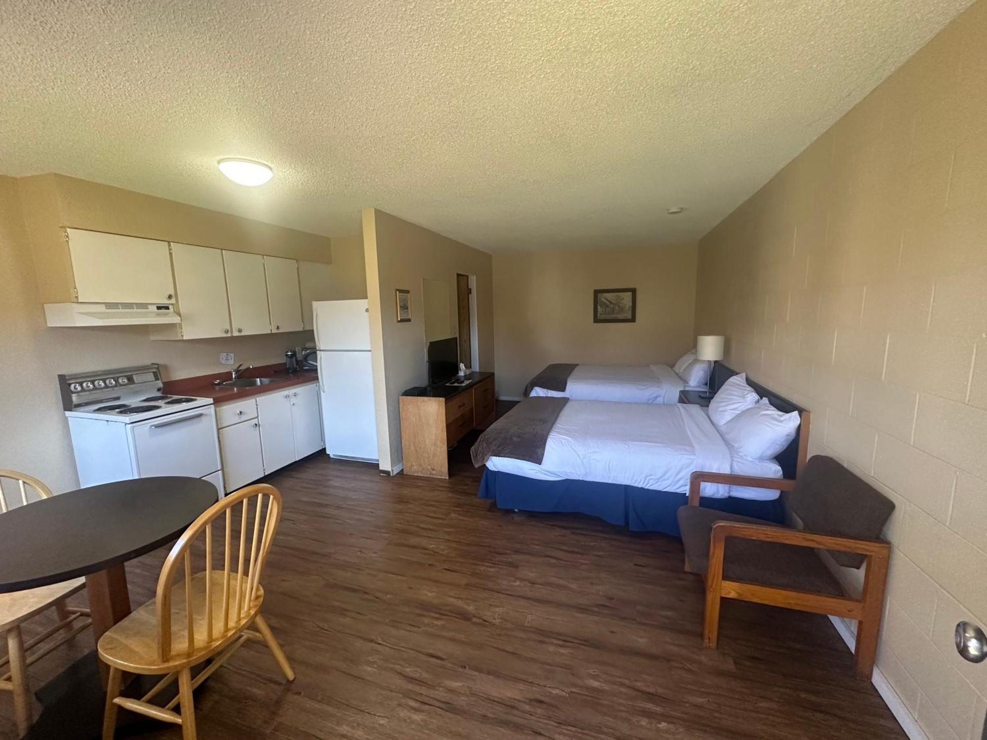 Island West Resort-Motel Ucluelet Bilik gambar